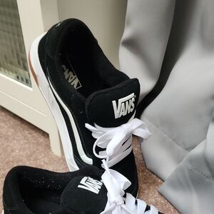 Vans Women's Black and White Sneakers Knu Skool